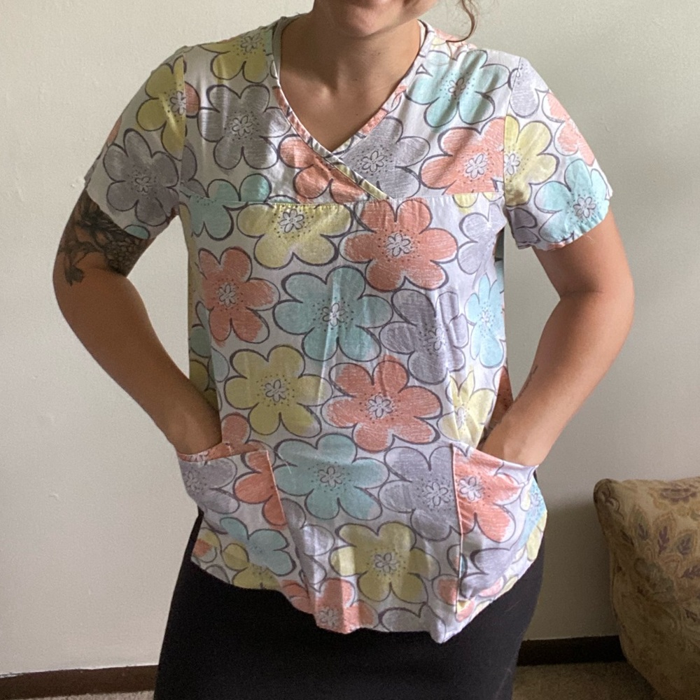 Flowers decorative scrubs top